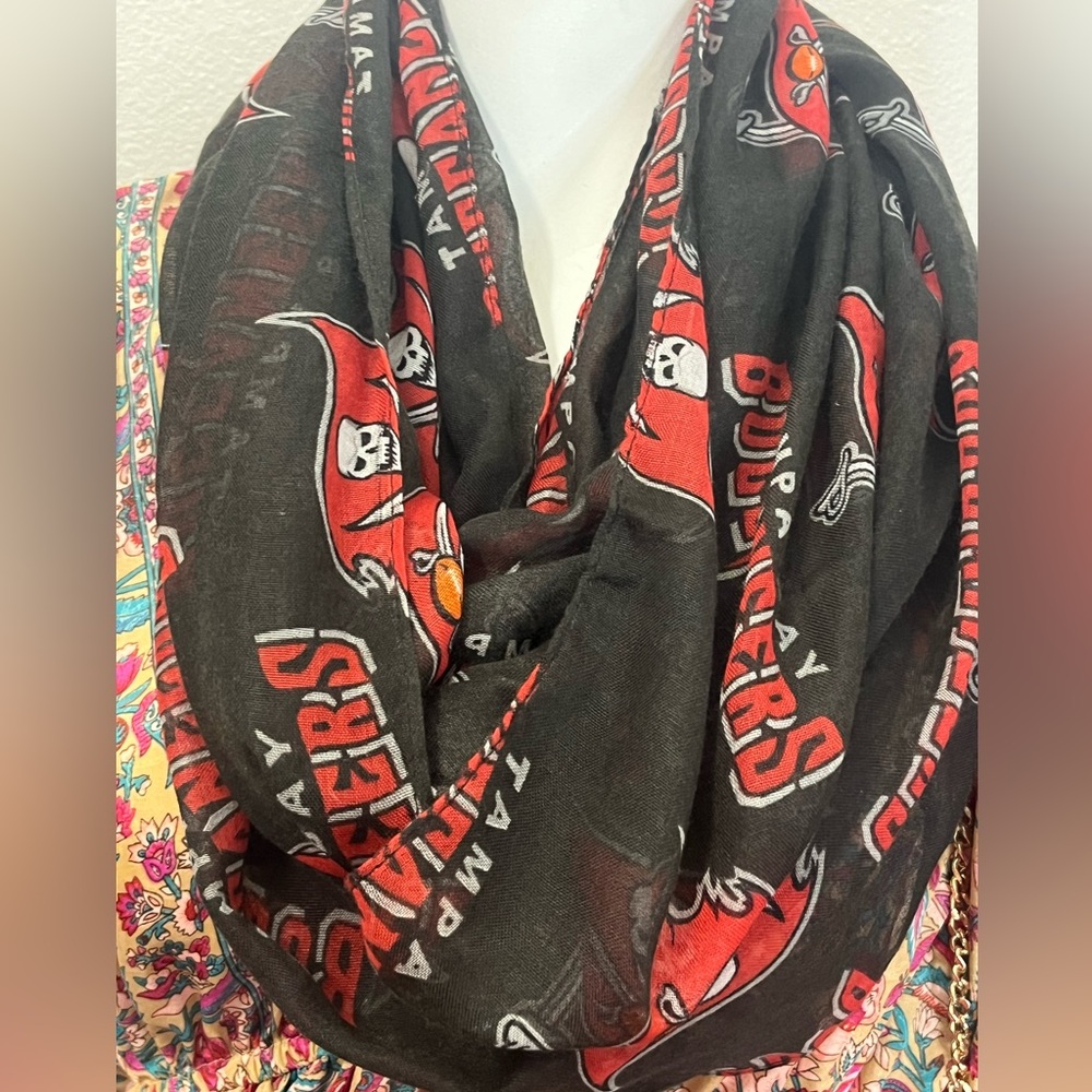 Tampa Bay Buccaneers Black and Red Scarf